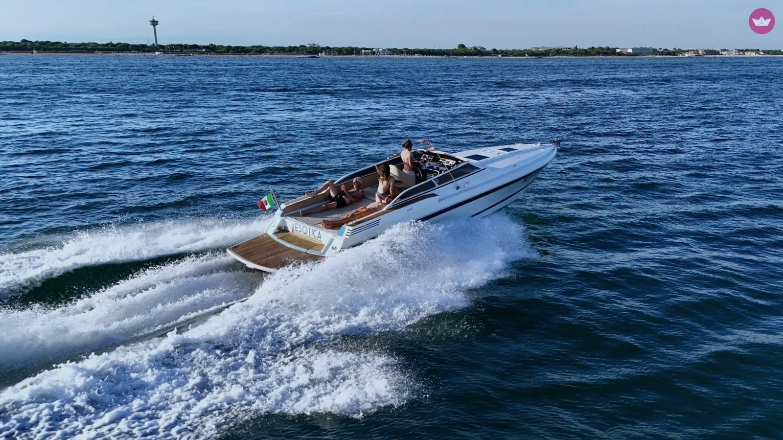 Esotica in navigazione verso Venezia