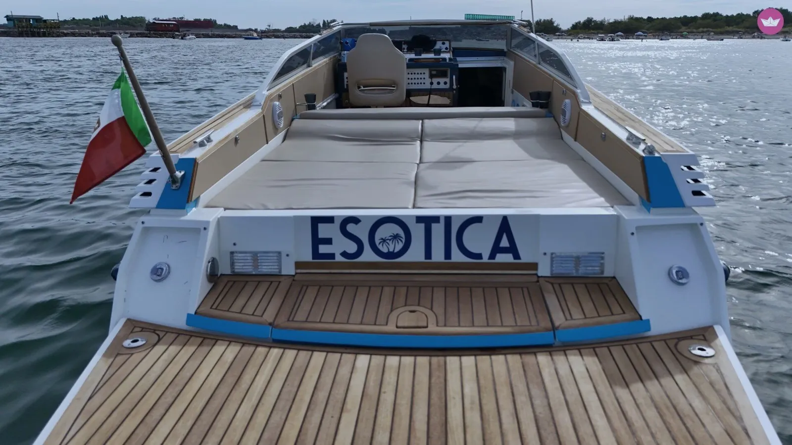 Poppa dell'Esotica con plancetta in teak